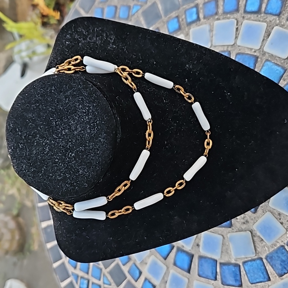 Vintage White Milk Glass Goldtone Spacer Beaded Necklace